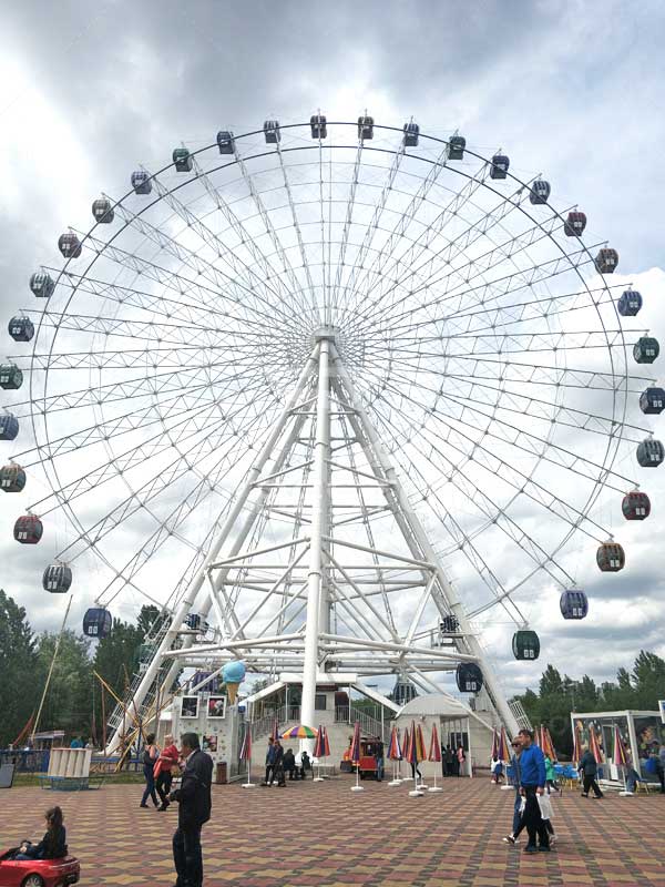 The installation feedback of 65 meter ferris wheel from Kazakhstan 